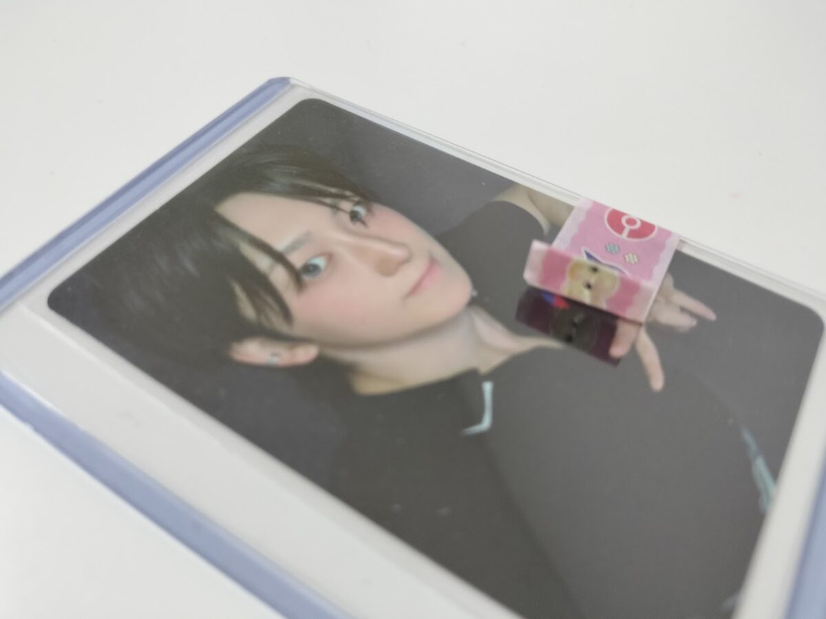 マスキングテープの端を少し折り返して、剥がしやすい「つまみ」を作った梱包テクニックの拡大写真