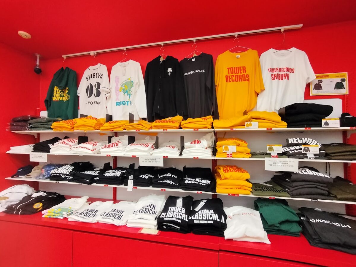 タワレコ渋谷オリジナルのアパレルグッズ（Tシャツ・パーカー）