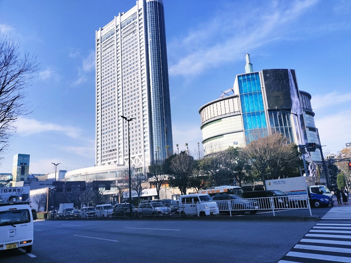 東京ドームホテルと東京カナデビアホールの外観